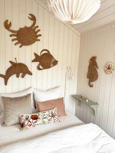 Décoration murale en herbe de mer naturelle tissée à la main avec une texture entrelacée dense et une forme arrondie pour un style côtier rustique tropical et naturel - Product Image 6