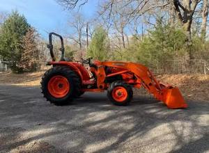 Tracteur Kubota avec souffleuse à neige en stock à vendre acheter maintenant au meilleur prix disponible pour le déneigement avec souffleuse à neige puissante - Product Image 4