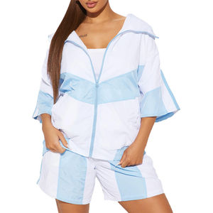 Ensemble de survêtement court pour femme, veste coupe-vent à capuche zippée, imprimée, imperméable et respirante, en tissu à mémoire de forme - Product Image 1