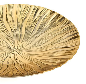 Wholesale <b>Large</b> round Fancy Metal Gold Plated Serving Platter Classic INS Design with Classic Engraving Steel Stand Party Dishes - Product Image 6