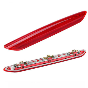 Troisième feu stop 3. Feu stop pour <span class=keywords><strong>VW</strong></span> <span class=keywords><strong>Polo</strong></span> <span class=keywords><strong>IV</strong></span> <span class=keywords><strong>Hatchback</strong></span> 02-10 6Q6945097  6RD945087 - Product Image 2