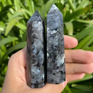 เครื่องกำเนิดพลังงานบำบัดตามหลักฮวงจุ้ยเสาโอเบลิสก์คริสตัลสีเทา - Product Image 3