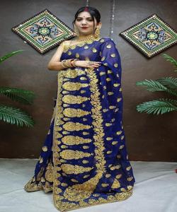 เสื้อส่าหรีดีไซน์เนอร์บอลลีวู้ดผ้าไหมเนื้อนุ่มพิมพ์ลายดิจิตอลสีแสดเข้มพร้อมเสื้อเสื้อผ้าอินเดียดีไซน์ดอกไม้ - Product Image 2