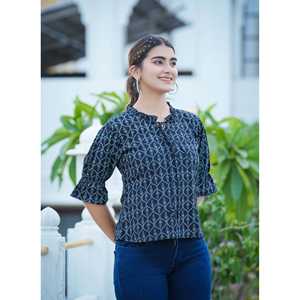 Top de mujer de punto Jamdani geomatrical otoño regular con media manga color negro - Product Image 2