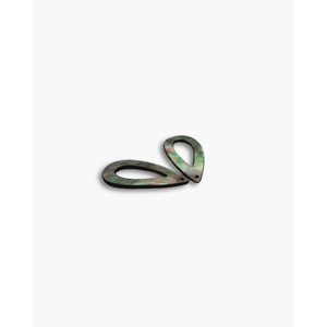 Adorno de Joyería con Forma de Gota de Filigrana en Madreperla Negra - Product Image 1