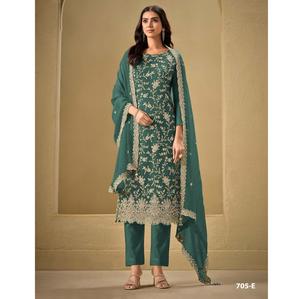 Costume Salwar de créateur de qualité supérieure pour femmes Vêtements ethniques traditionnels disponibles à des prix abordables en provenance d'Inde - Product Image 1