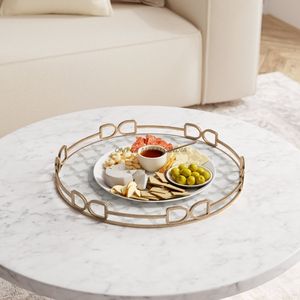 Élégant plateau de service rectangulaire en marbre blanc avec rayures dorées, parfait pour une présentation élégante et un décor sophistiqué - Product Image 4