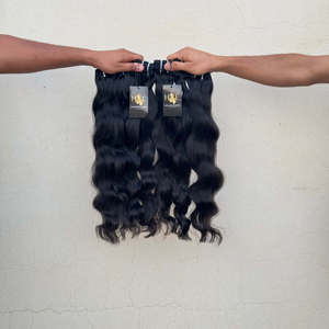 Paquets de cheveux raides indiens, Fournisseurs de Cheveux humains brésiliens raides bouclés du temple indien en Inde - Product Image 1
