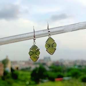 ต่างหูหินหยาบ Moldavite ธรรมชาติอัญมณีจากสาธารณรัฐเช็ก925แข็งสเตอร์ลิงของขวัญวันเกิดของเธอ - Product Image 5