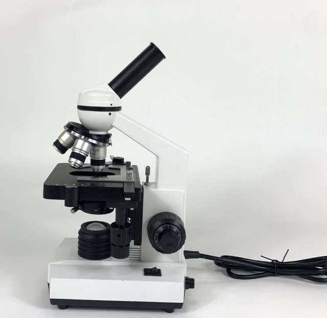 XSP 104 Trinocular Biological Biological Microscope / Biology Microscope Mechanical Stage Coaxial Fine Focus Rotatable Head
