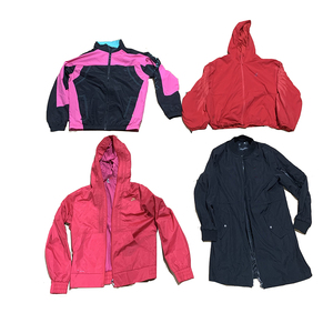 Abbigliamento Sportivo Usato di Marca Internazionale di Seconda Mano per Uomo e Donna in Balle per il Vietnam - Product Image 5