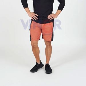 Pantalones cortos de gimnasio de felpa francesa lavado con ácido sólido para hombre, cómodos pantalones cortos deportivos informales con cintura elástica para exteriores, transpirables de secado rápido - Product Image 3