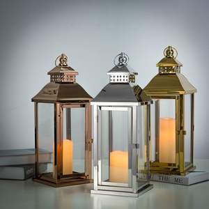 Farol de Metal Artesanal con Intrincado Trabajo de Celosía e Inserto para Vela para Iluminación Romántica en la Noche - Product Image 3