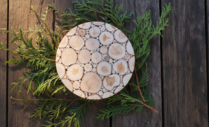 Planche à découper rectangulaire en bois naturel et résine époxy de luxe, fabriquée à la main, écologique, durable, pour la cuisine, idéale pour offrir en cadeau à la maison - Product Image 3