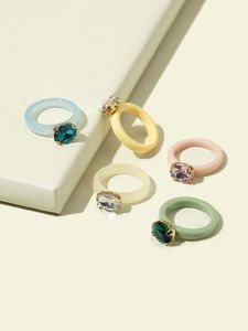 Bague en résine de haute qualité étanche belle bague en résine naturelle bague de mode en gros naturel meilleure qualité couleur pleine finition - Product Image 4