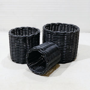 Ensemble de pots de fleurs en plastique Artex Dong Thap avec doublure en plastique durable et écologique pour la maison et le jardin - Product Image 3