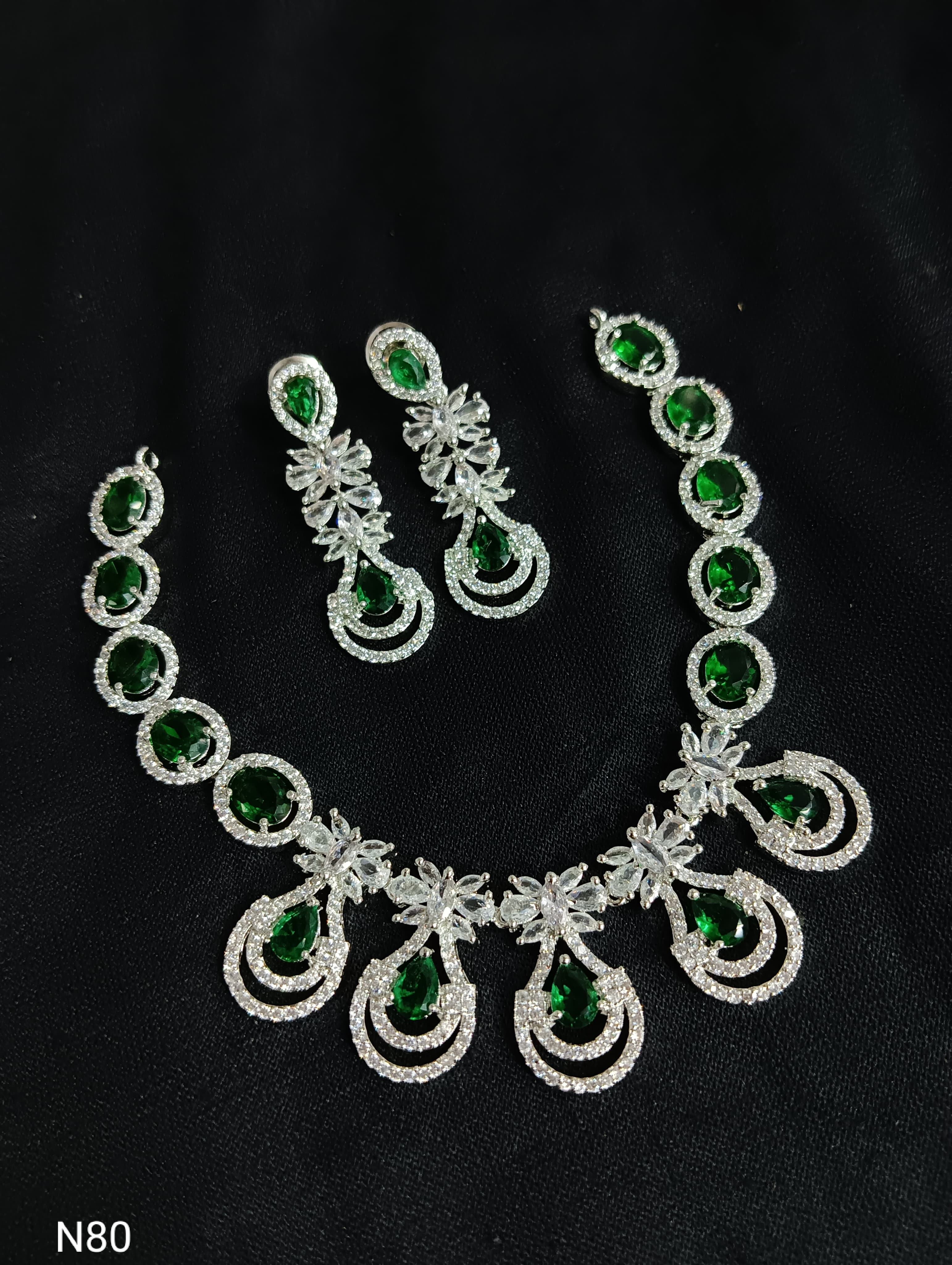 สีเขียว