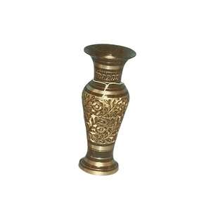 High Quality Brass Flower Vase With Beautiful Engraving <b>Gold</b> And Black Finished Table Decoration Flower Vase - Product Image 3
