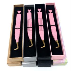 Pince à épiler professionnelle pour extensions de cils en acier inoxydable, nouvelle, avec revêtement en poudre rose clair à 90 degrés, design cœur sur le dos et pointe dorée - Product Image 1