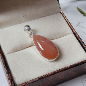 Pendentif en pierre de soleil en forme de larme en gros - Bijoux en argent 925 faits à la main avec pierres précieuses, design personnalisé - Product Image 5