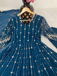 Indian <b>Pakistani</b> Style Formal Wear Ethnic Modern Design Embellished 3.10m Dupatta Shalwar Kameez Buttar Georgette Inner Salwar - Product Image 3