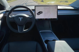 Modèle 3 RWD 2023 d'occasion en excellent état, faible kilométrage, aucun problème mécanique, prêt à rouler, prix de gros - Product Image 3