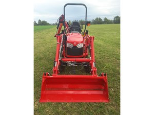 Tractor de Ruedas Usado Massey Ferguson 1835E 2WD con Caja de Cambios Automática y Larga Vida Útil - Product Image 2
