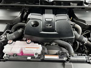 Lexus LX 600 Luxury ปี 2023 สภาพดี ใช้งานน้อย 25 ไมล์ เครื่องยนต์ Twin-Turbo V6 ระบบขับเคลื่อน 4 ล้อ พร้อมระบบควบคุมความสูงแบบแอคทีฟ - Product Image 6