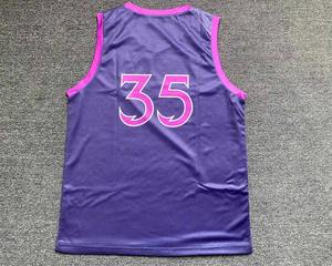 Ensemble de maillots de basket-ball personnalisables Vêtements de sport respirants avec chemises de style baseball Options de taille disponibles - Product Image 1