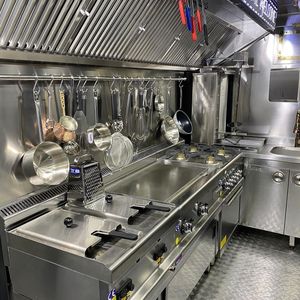 Camión de Comida de 5.8m, Acero Inoxidable, Furgoneta de Catering Motorizada, Vehículo de Servicio al Aire Libre, Compartimentos Aislados, Espacio de Preparación, Suministro de Fábrica - Product Image 6