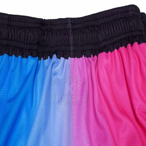 Uniforme de basket-ball de la meilleure qualité pour hommes, respirant, 100% polyester, fabriqué en Pakistan - Product Image 4