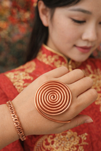 Spirale en cuivre pour la guérison énergétique, le Reiki, la guérison des chakras, accessoire de méditation, guérison spirituelle - Product Image 5