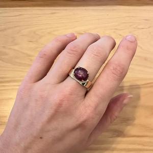 Bague rubis étoile naturelle 7.3ct avec accents de diamants Style vintage or massif 14 carats 10.5x9.6mm ovale pour fiançailles - Product Image 4