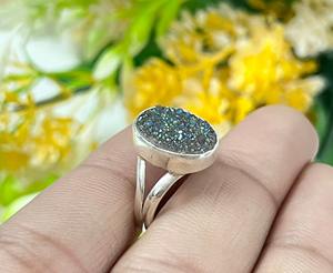 Anillo de Plata de Ley 925 con piedra preciosa Druzy solar cruda, joyería informal hecha a mano para mujer con diamante como piedra principal - Product Image 2