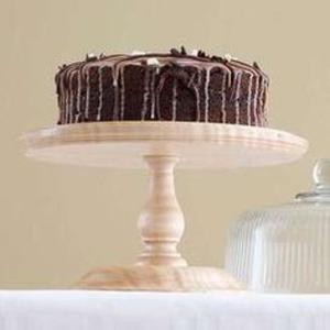 Support à gâteau en bois avec gravures florales artistiques pour les présentations de desserts inspirées de la nature lors des mariages et des fêtes en plein air - Product Image 6