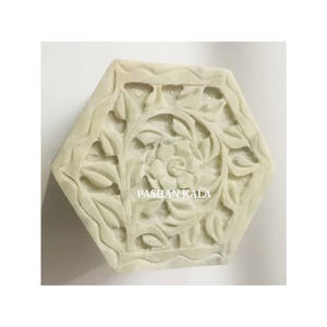 Forme hexagonale avec conception de rose et de feuille boîte à bijoux en stéatite naturelle avec décoration de fruits secs boîte en pierre de vente en gros - Product Image 1