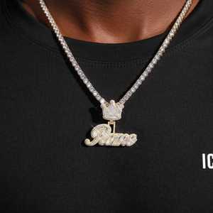 จี้เพชรโมอิสซาไนต์ทองคำ 14K แบบกำหนดชื่อได้ รุ่นโรม พร้อมจี้ห้อยประดับทองคำ 14K สลักชื่อเฉพาะตัว จี้เพชรโมอิสซาไนต์ดีไซน์พิเศษ - Product Image 4