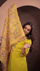 ชุดสูท Salwar กึ่งตะเข็บปากีสถานสำหรับผู้หญิงสไตล์ดั้งเดิมที่บิดทันสมัยในราคาที่ดีที่สุดอินเทรนด์ล่าสุด - Product Image 4