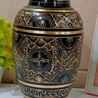 Urne artisanale en laiton de style bohème pour cendres humaines |   Souvenir commémoratif de qualité supérieure |   Vase de table léger et écologique