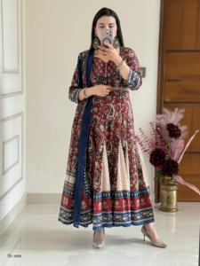 New Trendy Traditional <b>Indian</b> Cotton Kurti Set with Embroidery <b>Ladies</b> <b>Kurta</b> <b>for</b> Summer Wholesale in India - Product Image 6