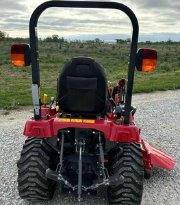 Tracteur robuste Massey Ferguson GC1725M 25HP 4x4 avec godet de chargement de 49 pouces et plateau de tonte de 60 pouces - Product Image 2