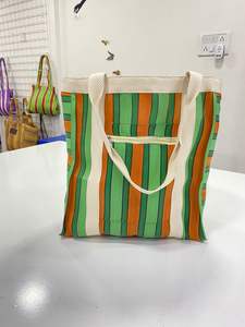 Sac à provisions en nylon réutilisable écologique avec fermeture à glissière RPET Sacs de plage en plastique recyclé tissé à la main fabriqués en Inde - Product Image 3