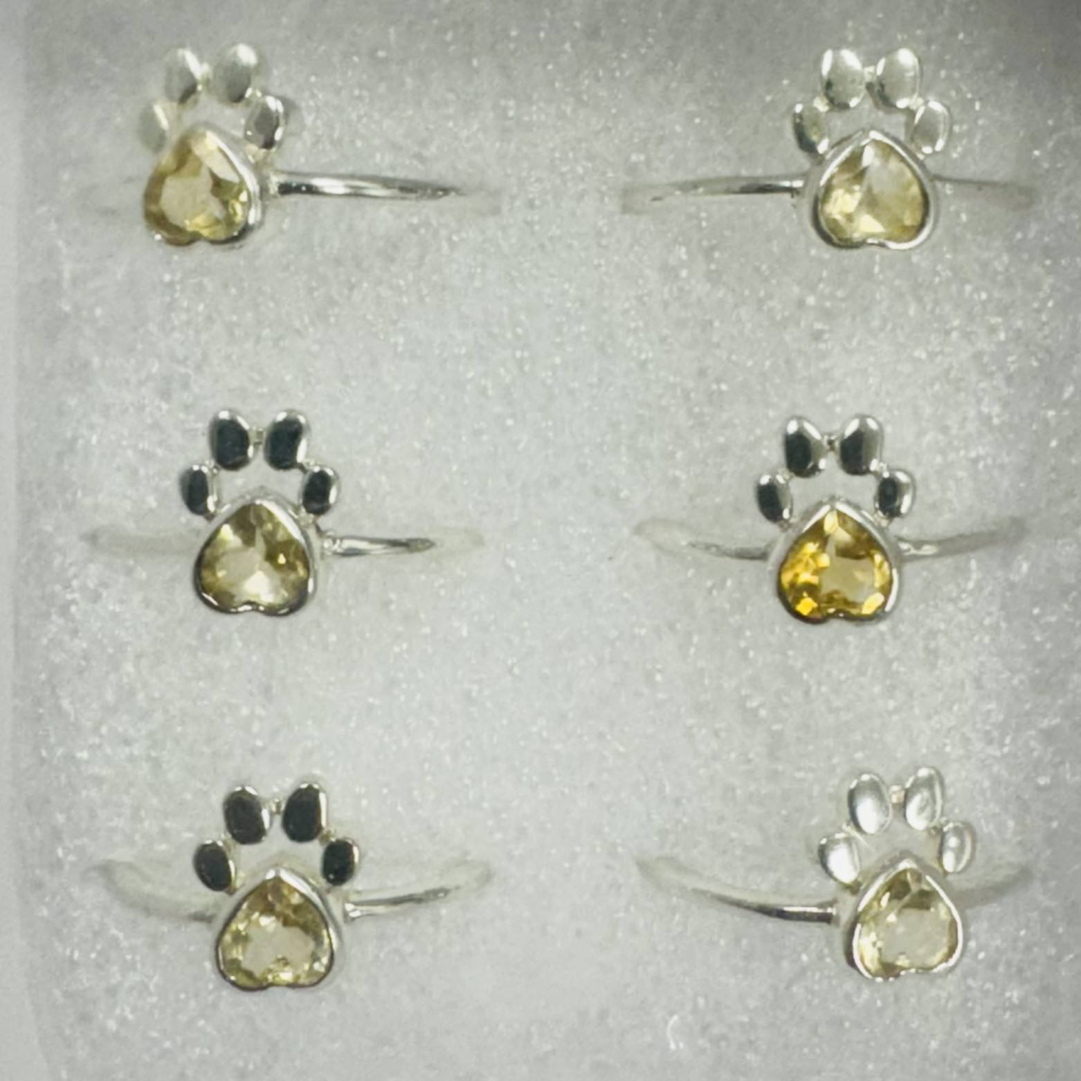 สีเหลือง