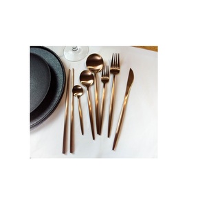 Juego de cubiertos de metal forjado de alta calidad hecho de acero inoxidable seguro para alimentos ideal para eventos formales y comidas familiares diarias - Product Image 1