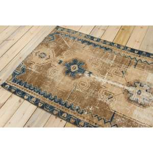 Alfombra Turca Vintage de 3.2x8.2 pies, Alfombra de Pasillo, Alfombra de Lana con Estampado Animal Marrón y Azul - Product Image 4