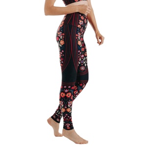 Venta al por mayor impreso mallas de las mujeres de tela suave de cintura alta mallas deportivas para las mujeres | Servicio OEM - Product Image 3