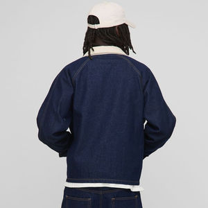 Chaqueta de mezclilla de peso pesado de color sólido hecha a medida para hombre, estilo informal, logotipo bordado personalizado, chaqueta de cuello vuelto para hombre - Product Image 3