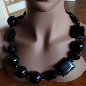 Collier avec pendentif en résine colorée fait à la main, bijoux tendance, déclaration de mode, colliers avec pendentifs tendance, bijoux de mode, colliers - Product Image 6