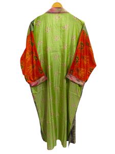 Bata de novia Bata de seda ligera para mujer Ropa de noche Bata larga, Kimono Sari de seda reciclada vintage indio con estampado floral, - Product Image 5
