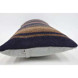 Tapis en laine Kilim beige à rayures subtiles Oreiller décoratif de 12x24 pouces tissé avec un motif vintage - Product Image 5